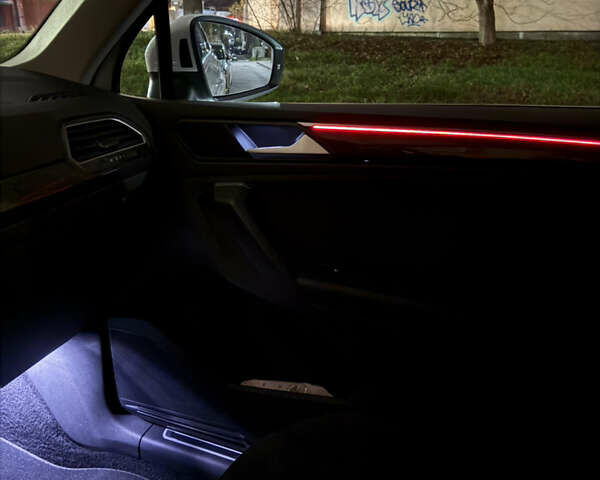 Білий Фольксваген Тігуан, об'ємом двигуна 1.97 л та пробігом 78 тис. км за 36000 $, фото 45 на Automoto.ua