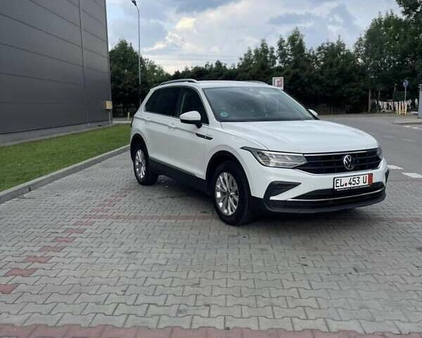 Белый Фольксваген Тигуан, объемом двигателя 1.97 л и пробегом 228 тыс. км за 29800 $, фото 5 на Automoto.ua