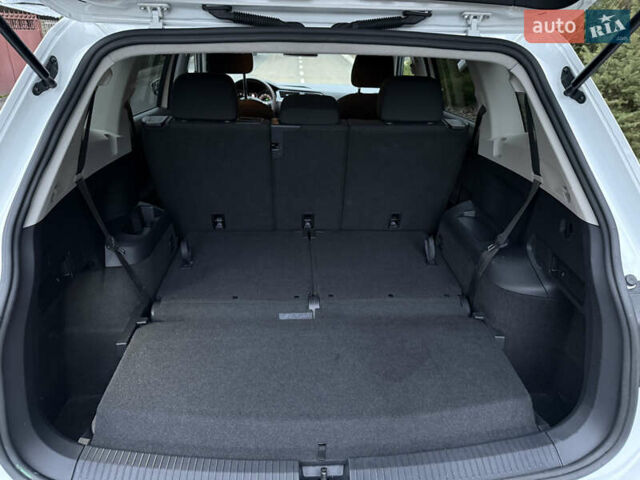 Белый Фольксваген Тигуан, объемом двигателя 2 л и пробегом 67 тыс. км за 21300 $, фото 7 на Automoto.ua