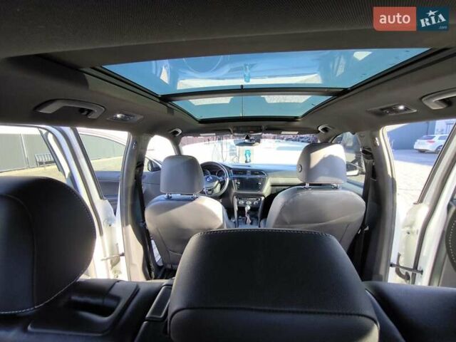 Білий Фольксваген Тігуан, об'ємом двигуна 2 л та пробігом 123 тис. км за 27500 $, фото 88 на Automoto.ua