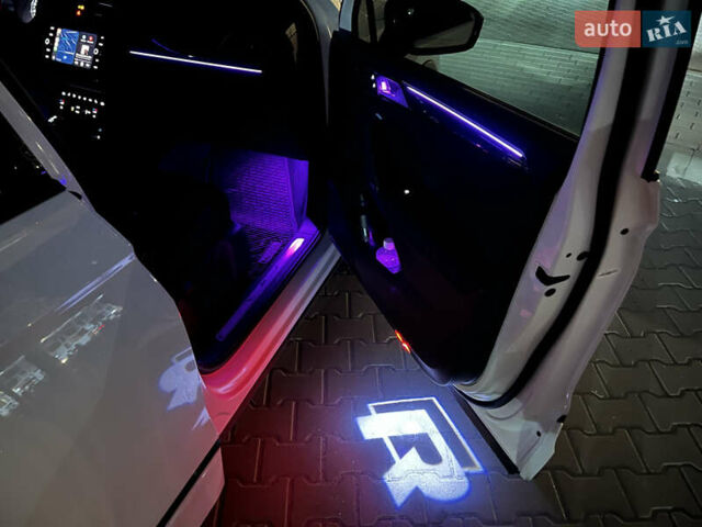 Белый Фольксваген Тигуан, объемом двигателя 1.98 л и пробегом 77 тыс. км за 26550 $, фото 26 на Automoto.ua