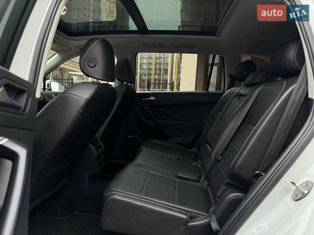 Білий Фольксваген Тігуан, об'ємом двигуна 2 л та пробігом 103 тис. км за 21000 $, фото 23 на Automoto.ua