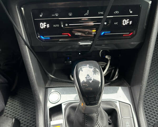 Білий Фольксваген Тігуан, об'ємом двигуна 1.98 л та пробігом 35 тис. км за 31600 $, фото 19 на Automoto.ua