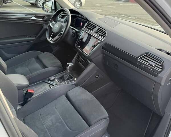 Белый Фольксваген Тигуан, объемом двигателя 1.98 л и пробегом 106 тыс. км за 34999 $, фото 17 на Automoto.ua