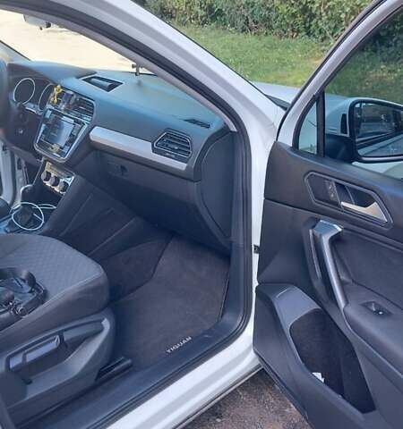 Белый Фольксваген Тигуан, объемом двигателя 1.98 л и пробегом 44 тыс. км за 23500 $, фото 14 на Automoto.ua