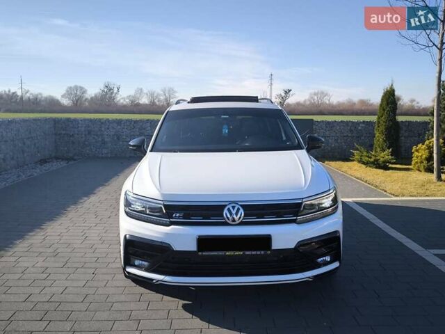 Білий Фольксваген Тігуан, об'ємом двигуна 2 л та пробігом 123 тис. км за 27500 $, фото 56 на Automoto.ua