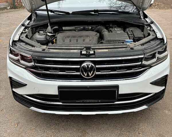 Білий Фольксваген Тігуан, об'ємом двигуна 1.98 л та пробігом 35 тис. км за 31600 $, фото 12 на Automoto.ua