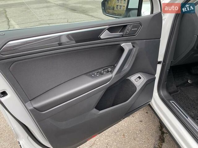 Білий Фольксваген Тігуан, об'ємом двигуна 1.98 л та пробігом 10 тис. км за 35500 $, фото 16 на Automoto.ua