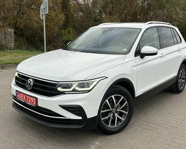 Белый Фольксваген Тигуан, объемом двигателя 2 л и пробегом 132 тыс. км за 27750 $, фото 21 на Automoto.ua