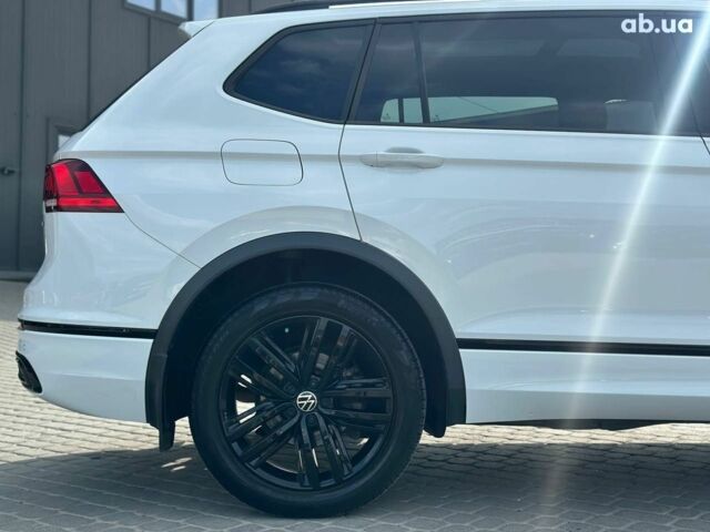 Белый Фольксваген Тигуан, объемом двигателя 2 л и пробегом 58 тыс. км за 31490 $, фото 9 на Automoto.ua