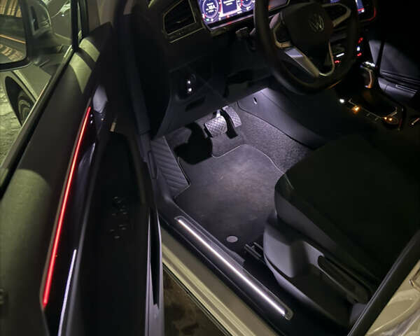 Білий Фольксваген Тігуан, об'ємом двигуна 1.97 л та пробігом 78 тис. км за 36000 $, фото 44 на Automoto.ua