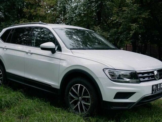 Белый Фольксваген Тигуан, объемом двигателя 2 л и пробегом 67 тыс. км за 16800 $, фото 1 на Automoto.ua