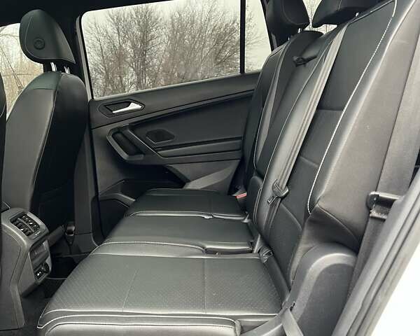 Білий Фольксваген Тігуан, об'ємом двигуна 1.98 л та пробігом 113 тис. км за 25500 $, фото 65 на Automoto.ua