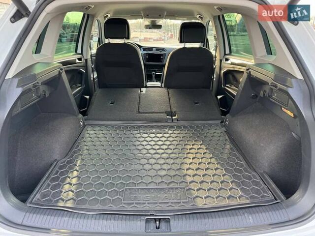 Белый Фольксваген Тигуан, объемом двигателя 1.98 л и пробегом 106 тыс. км за 34999 $, фото 13 на Automoto.ua