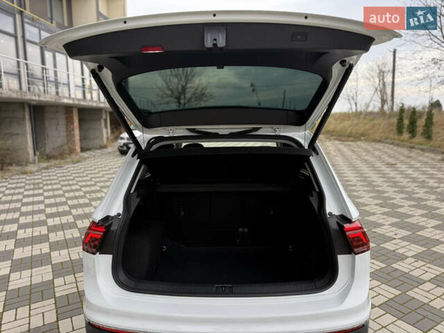 Білий Фольксваген Тігуан, об'ємом двигуна 2 л та пробігом 191 тис. км за 29200 $, фото 44 на Automoto.ua