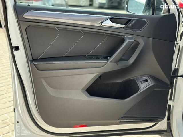 Белый Фольксваген Тигуан, объемом двигателя 2 л и пробегом 58 тыс. км за 31490 $, фото 17 на Automoto.ua