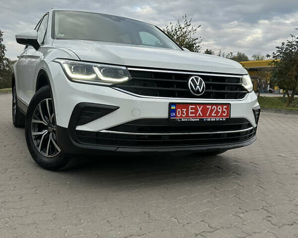 Белый Фольксваген Тигуан, объемом двигателя 2 л и пробегом 132 тыс. км за 27750 $, фото 18 на Automoto.ua