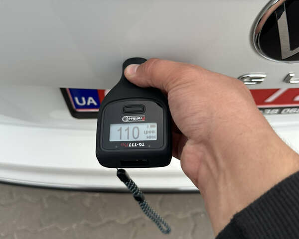 Белый Фольксваген Тигуан, объемом двигателя 2 л и пробегом 132 тыс. км за 27750 $, фото 129 на Automoto.ua