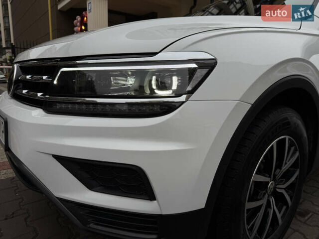 Білий Фольксваген Тігуан, об'ємом двигуна 2 л та пробігом 103 тис. км за 21000 $, фото 13 на Automoto.ua
