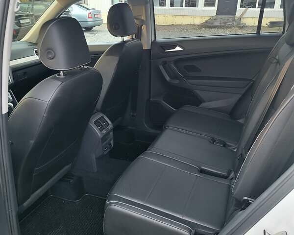 Белый Фольксваген Тигуан, объемом двигателя 1.98 л и пробегом 54 тыс. км за 23500 $, фото 3 на Automoto.ua