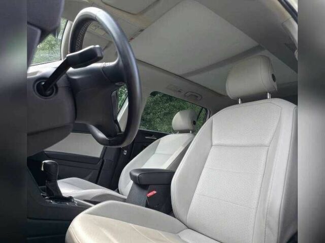 Белый Фольксваген Тигуан, объемом двигателя 2 л и пробегом 56 тыс. км за 8000 $, фото 9 на Automoto.ua