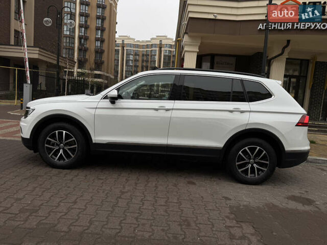 Білий Фольксваген Тігуан, об'ємом двигуна 2 л та пробігом 103 тис. км за 21000 $, фото 32 на Automoto.ua
