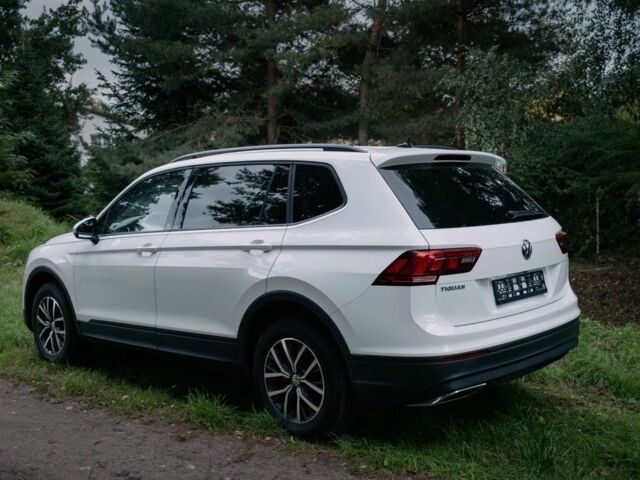 Белый Фольксваген Тигуан, объемом двигателя 2 л и пробегом 67 тыс. км за 13600 $, фото 4 на Automoto.ua