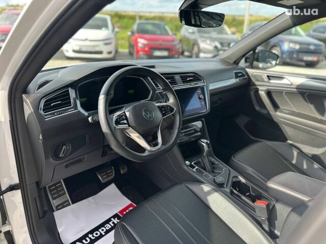 Белый Фольксваген Тигуан, объемом двигателя 2 л и пробегом 58 тыс. км за 31490 $, фото 21 на Automoto.ua