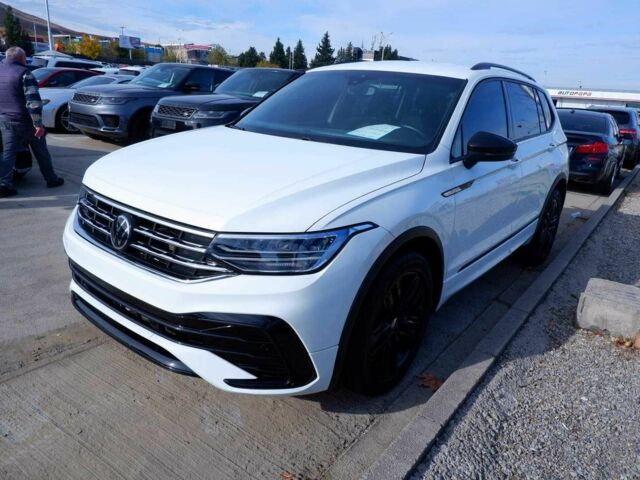 Белый Фольксваген Тигуан, объемом двигателя 2 л и пробегом 17 тыс. км за 16200 $, фото 2 на Automoto.ua