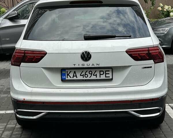 Белый Фольксваген Тигуан, объемом двигателя 1.98 л и пробегом 106 тыс. км за 34999 $, фото 1 на Automoto.ua