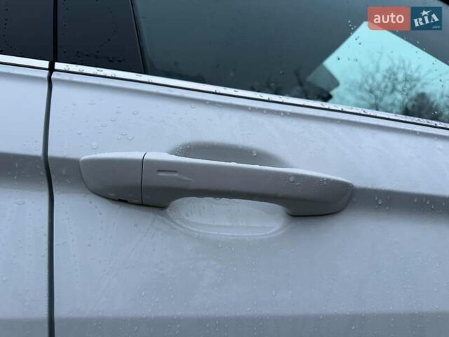 Белый Фольксваген Тигуан, объемом двигателя 2 л и пробегом 102 тыс. км за 21990 $, фото 21 на Automoto.ua