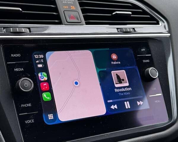 Білий Фольксваген Тігуан, об'ємом двигуна 2 л та пробігом 125 тис. км за 20000 $, фото 32 на Automoto.ua