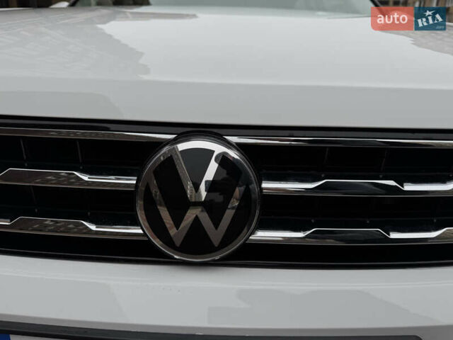 Білий Фольксваген Тігуан, об'ємом двигуна 2 л та пробігом 103 тис. км за 21000 $, фото 14 на Automoto.ua