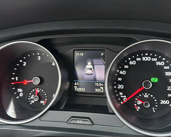 Белый Фольксваген Тигуан, объемом двигателя 2 л и пробегом 132 тыс. км за 27750 $, фото 87 на Automoto.ua