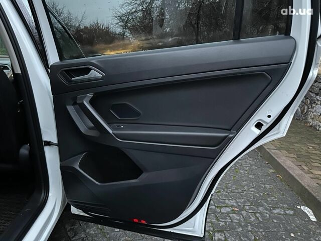 Белый Фольксваген Тигуан, объемом двигателя 2 л и пробегом 102 тыс. км за 21990 $, фото 20 на Automoto.ua