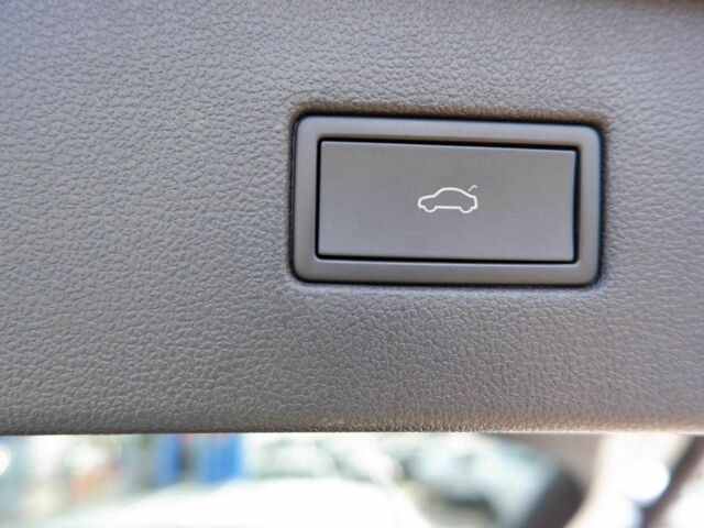 Белый Фольксваген Тигуан, объемом двигателя 2 л и пробегом 17 тыс. км за 16200 $, фото 6 на Automoto.ua