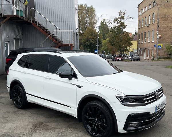 Белый Фольксваген Тигуан, объемом двигателя 1.98 л и пробегом 77 тыс. км за 26550 $, фото 10 на Automoto.ua