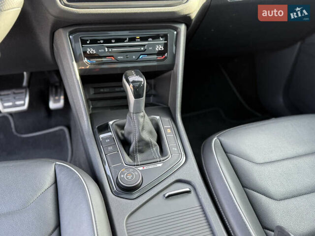 Белый Фольксваген Тигуан, объемом двигателя 1.97 л и пробегом 189 тыс. км за 36500 $, фото 63 на Automoto.ua