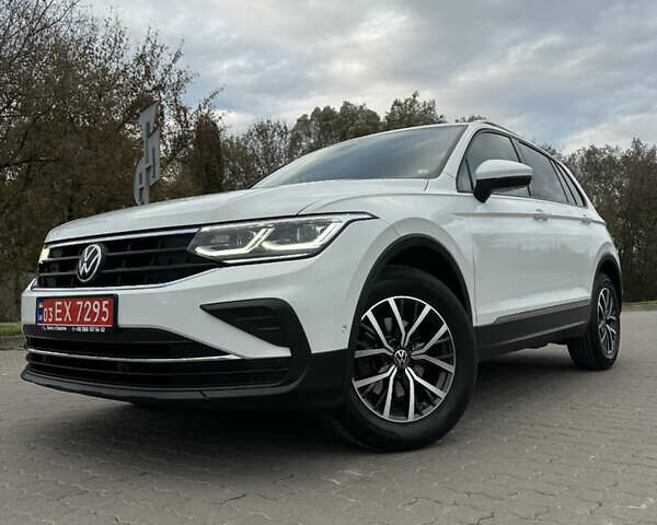 Белый Фольксваген Тигуан, объемом двигателя 2 л и пробегом 132 тыс. км за 27750 $, фото 8 на Automoto.ua