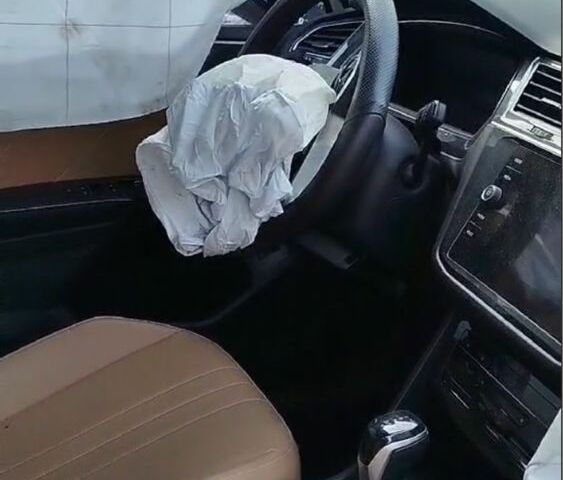 Белый Фольксваген Тигуан, объемом двигателя 2 л и пробегом 73 тыс. км за 13500 $, фото 14 на Automoto.ua