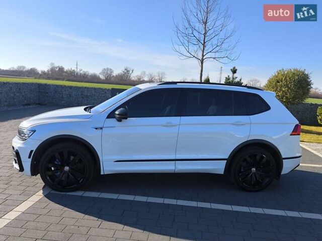 Білий Фольксваген Тігуан, об'ємом двигуна 2 л та пробігом 123 тис. км за 27500 $, фото 25 на Automoto.ua