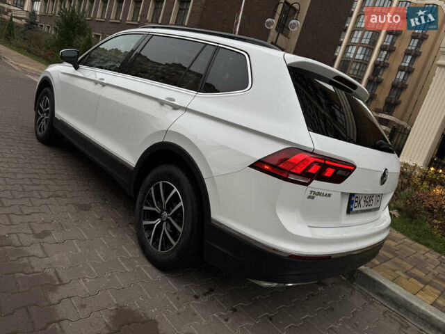 Білий Фольксваген Тігуан, об'ємом двигуна 2 л та пробігом 103 тис. км за 21000 $, фото 1 на Automoto.ua