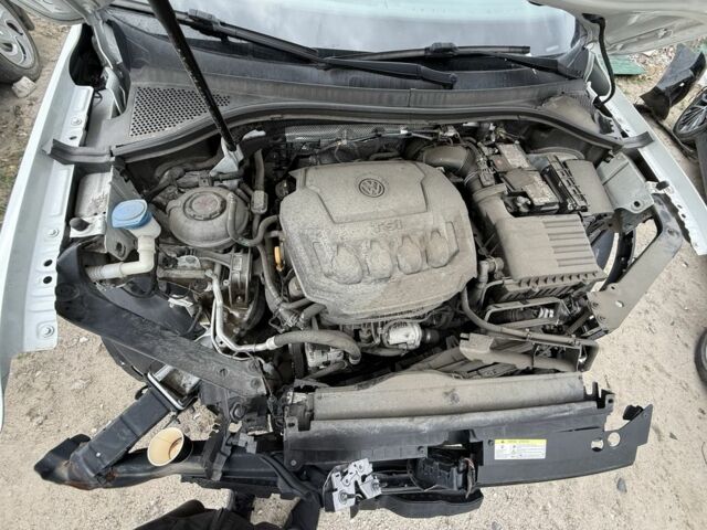 Белый Фольксваген Тигуан, объемом двигателя 2 л и пробегом 73 тыс. км за 13500 $, фото 23 на Automoto.ua