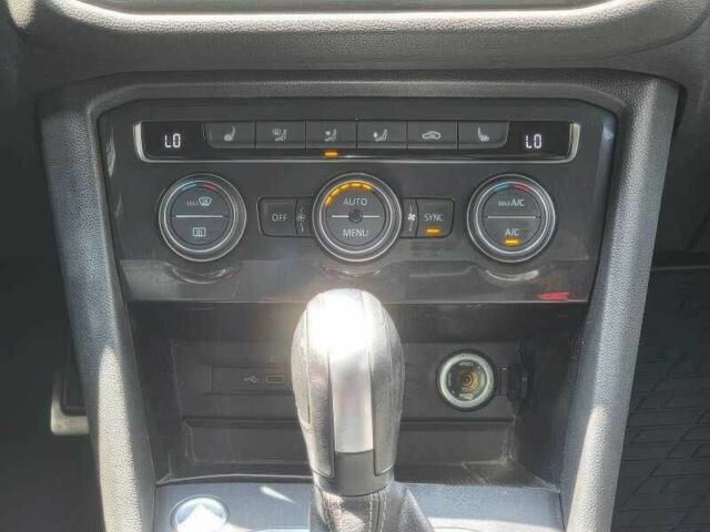 Белый Фольксваген Тигуан, объемом двигателя 2 л и пробегом 89 тыс. км за 12500 $, фото 12 на Automoto.ua