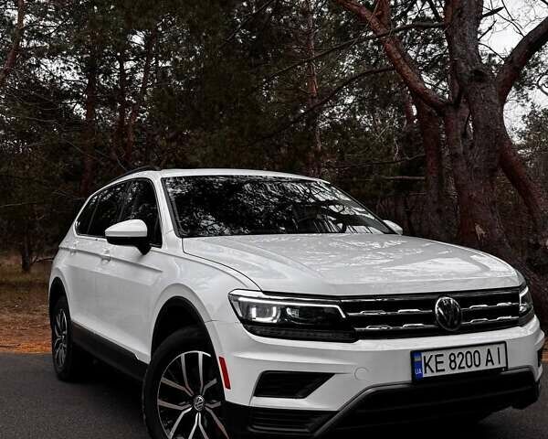 Білий Фольксваген Тігуан, об'ємом двигуна 2 л та пробігом 125 тис. км за 20000 $, фото 22 на Automoto.ua