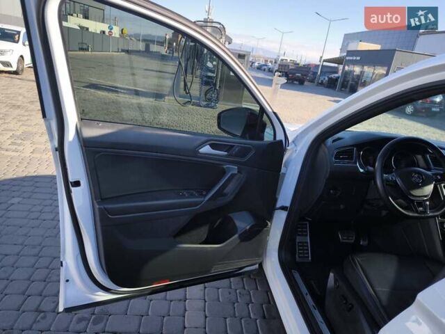 Білий Фольксваген Тігуан, об'ємом двигуна 2 л та пробігом 123 тис. км за 27500 $, фото 93 на Automoto.ua
