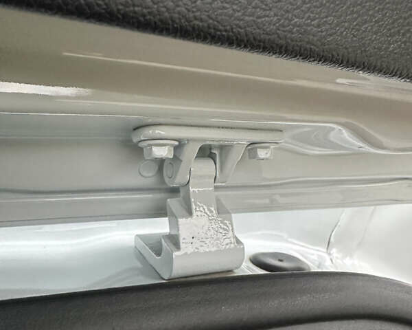 Белый Фольксваген Тигуан, объемом двигателя 2 л и пробегом 132 тыс. км за 27750 $, фото 83 на Automoto.ua