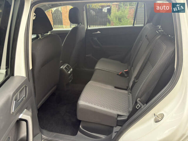 Белый Фольксваген Тигуан, объемом двигателя 2 л и пробегом 39 тыс. км за 24500 $, фото 13 на Automoto.ua