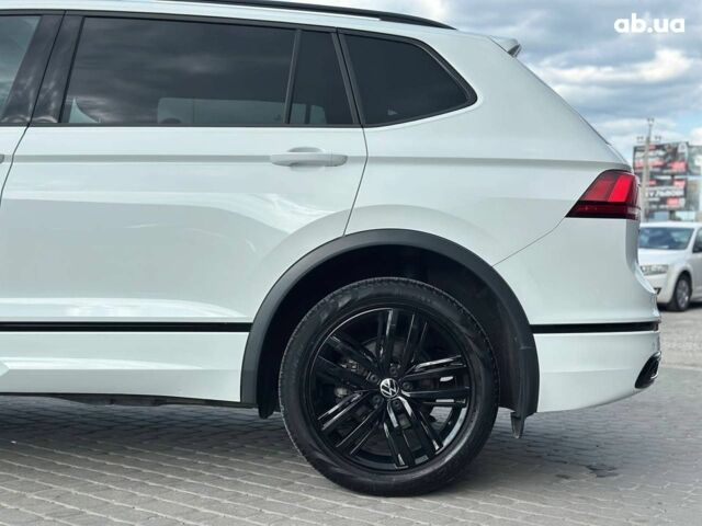 Белый Фольксваген Тигуан, объемом двигателя 2 л и пробегом 58 тыс. км за 31490 $, фото 5 на Automoto.ua