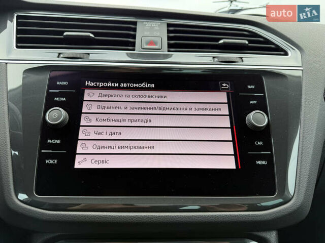 Білий Фольксваген Тігуан, об'ємом двигуна 1.97 л та пробігом 78 тис. км за 36000 $, фото 31 на Automoto.ua